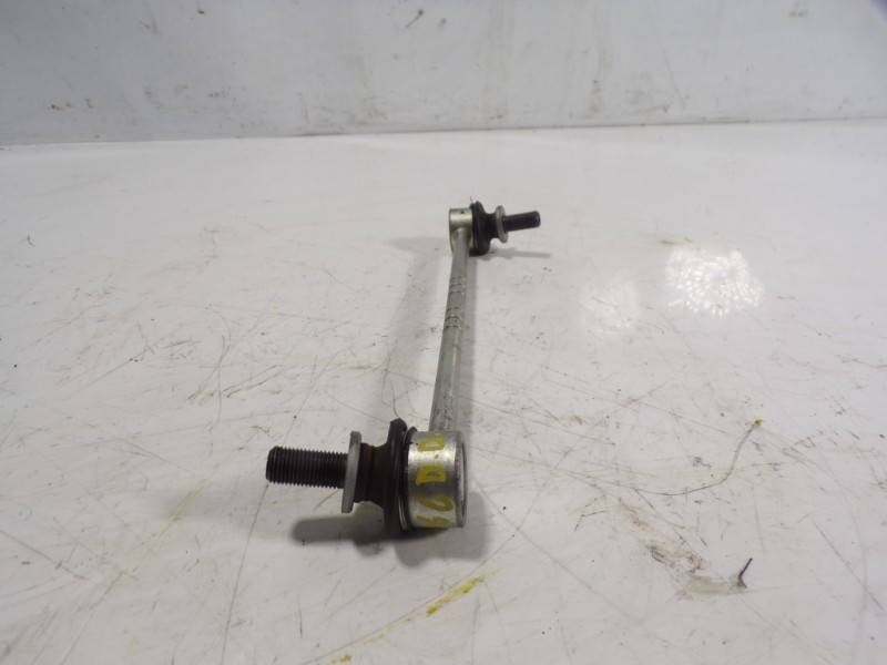 Recambio de tirante delantero derecho para toyota rav4 hybrid fwd referencia OEM IAM 4882042040  