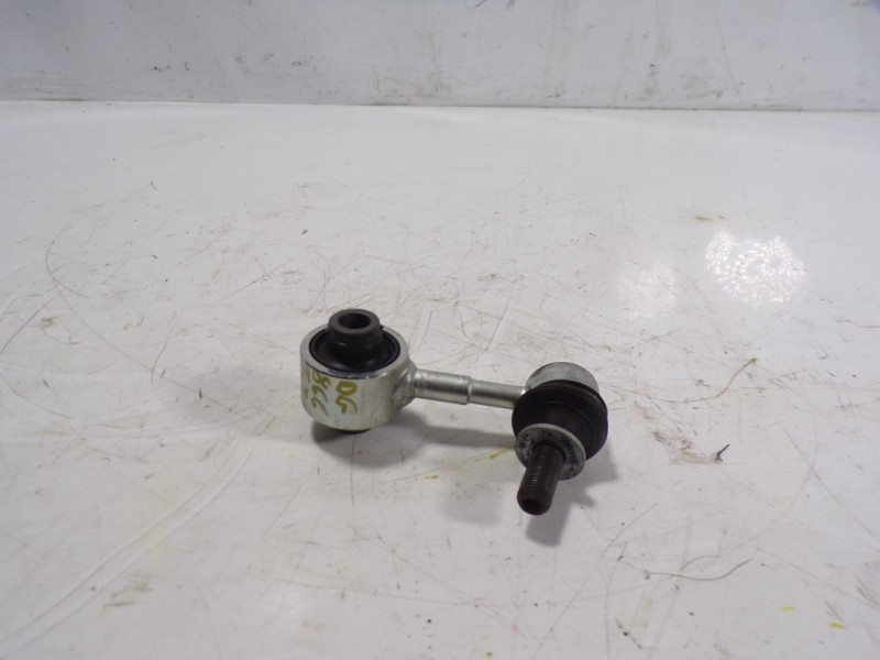 Recambio de tirante trasero izquierdo para toyota rav4 hybrid fwd referencia OEM IAM 4883042030  