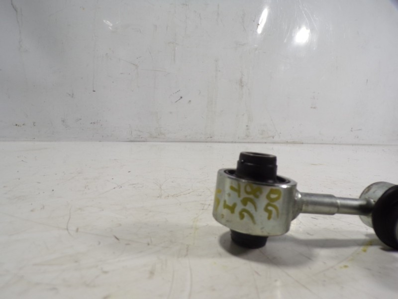 Recambio de tirante trasero izquierdo para toyota rav4 hybrid fwd referencia OEM IAM 4883042030  