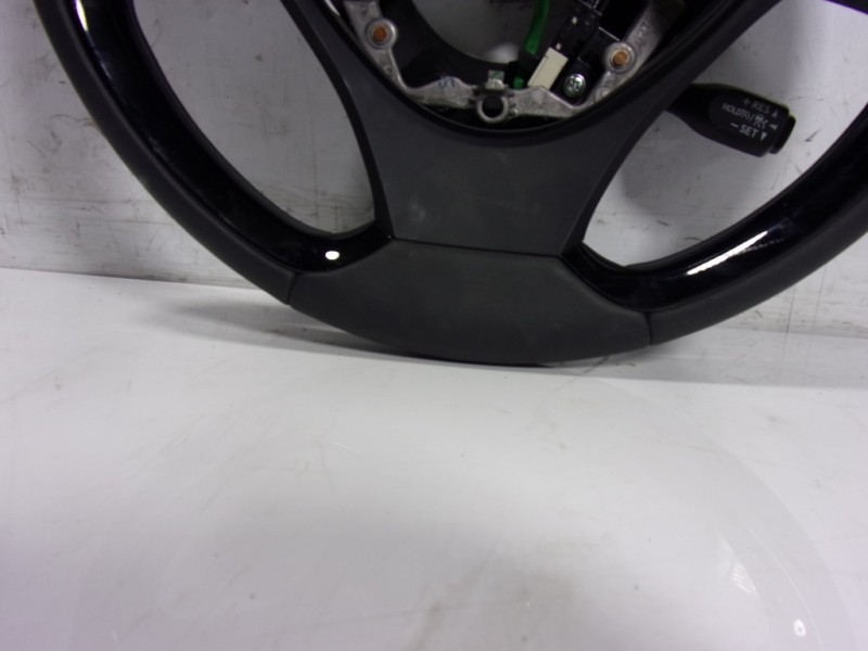 Recambio de volante para toyota c-hr 132 kw referencia OEM IAM 45100F4110C0 211331385 211331385