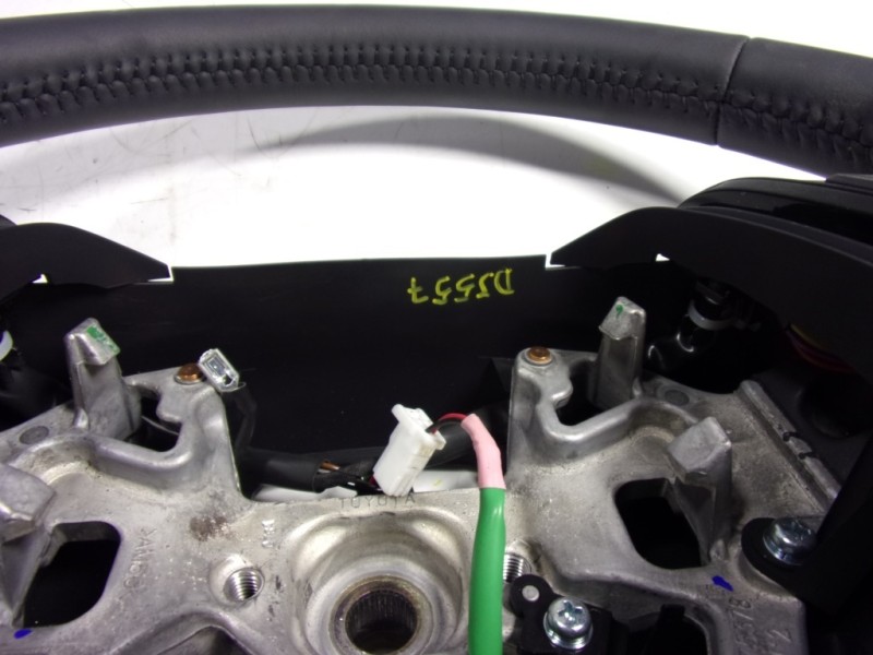 Recambio de volante para toyota c-hr 132 kw referencia OEM IAM 45100F4110C0 211331385 211331385