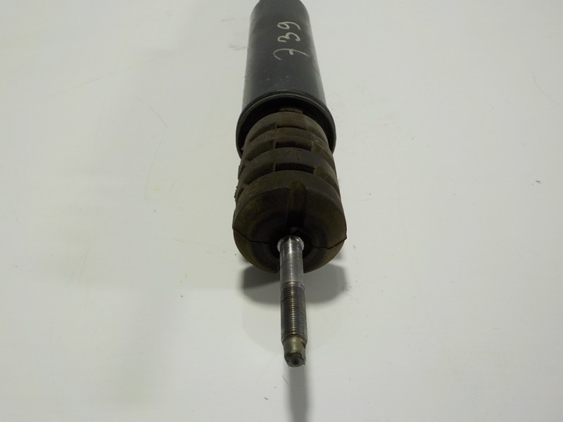 Recambio de amortiguador trasero derecho para dacia sandero stepway referencia OEM IAM 562104719R 562105691R 03091000124