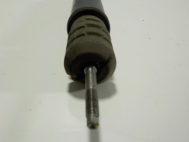 Recambio de amortiguador trasero izquierdo para dacia sandero stepway referencia OEM IAM 562104719R 562105691R 03091000124