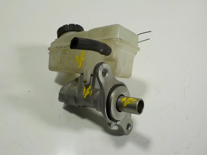 Recambio de bomba freno para dacia sandero stepway referencia OEM IAM 460111938R 460915125R 1070529S01