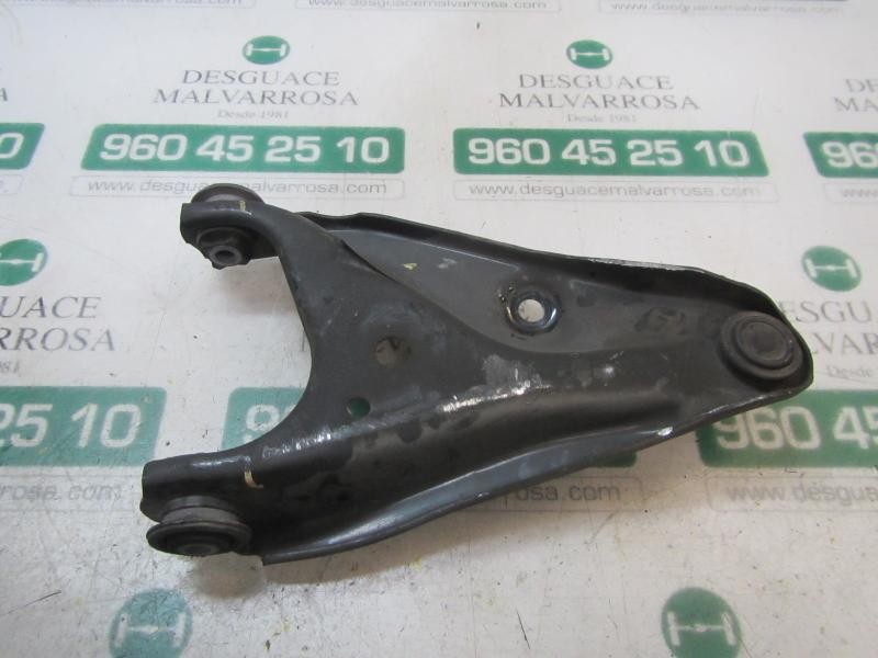Recambio de brazo suspension inferior delantero derecho para dacia sandero stepway referencia OEM IAM 545006623R  
