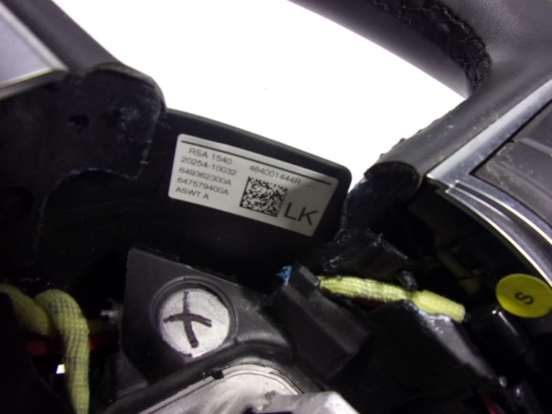 Recambio de volante para renault megane iv berlina 5p 1.3 tce cat referencia OEM IAM 484006404R 484001444R 