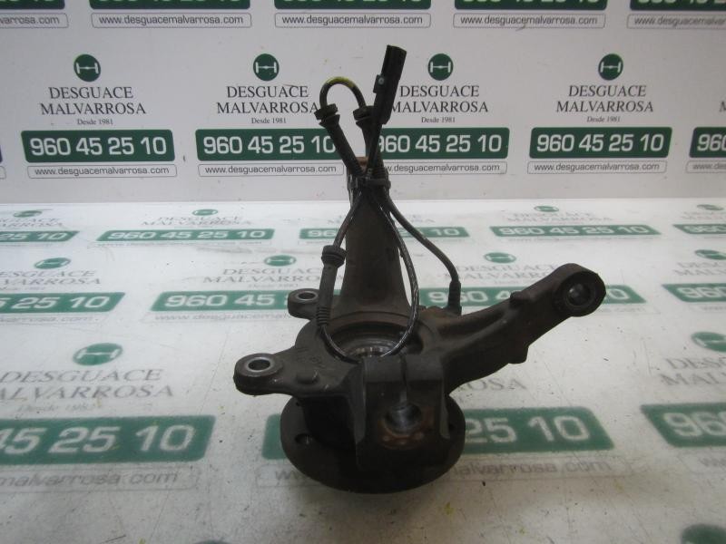 Recambio de mangueta delantera derecha para dacia sandero stepway referencia OEM IAM 400146275R  