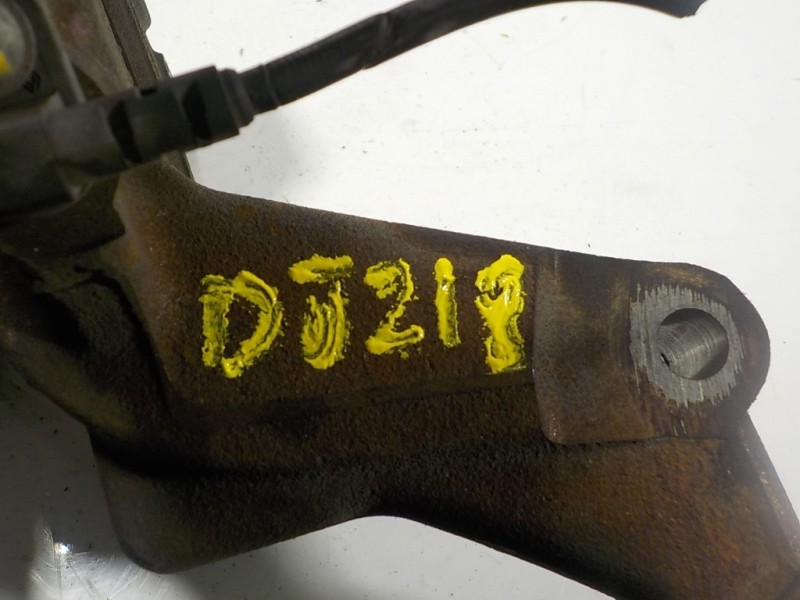 Recambio de mangueta delantera derecha para dacia sandero stepway referencia OEM IAM 400143444R  