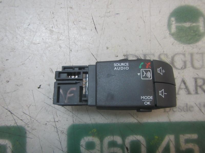 Recambio de modulo electronico para dacia sandero stepway referencia OEM IAM 8200950420 8200850420 