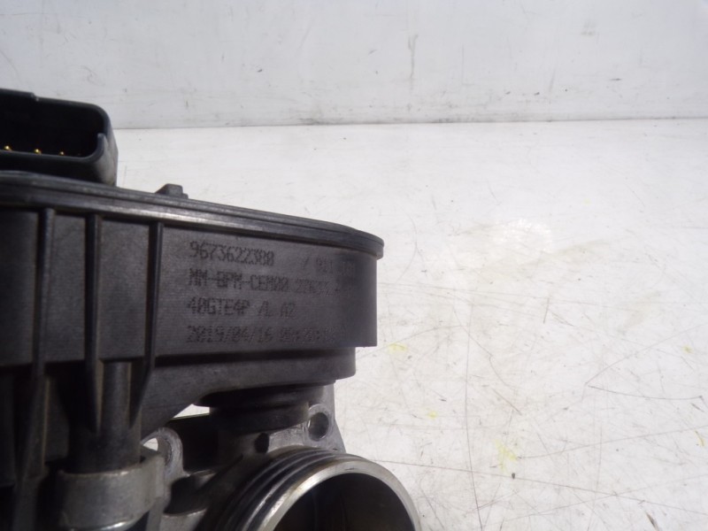 Recambio de caja mariposa para citroën c3 1.2 puretech bivalent. gasolina / gpl referencia OEM IAM 9673622380 9673622380 