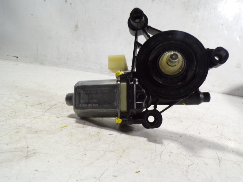 Recambio de motor elevalunas delantero izquierdo para seat leon (5f1) fr referencia OEM IAM 5Q0959801B 5Q0959801B 0130822717