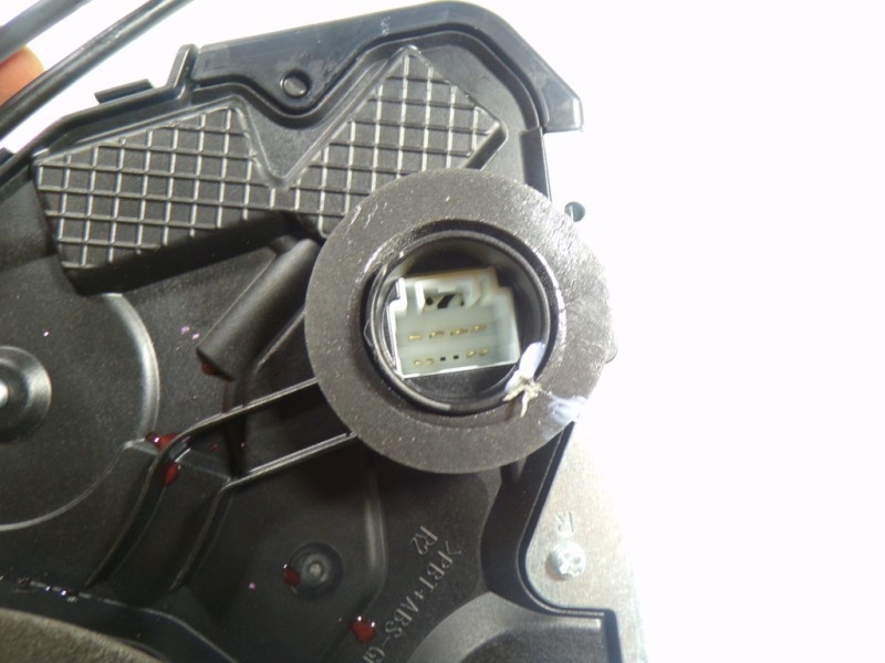 Recambio de cerradura puerta delantera derecha para lexus ux (za10) 250h referencia OEM IAM 6903076041 BH0100803 BH0100803