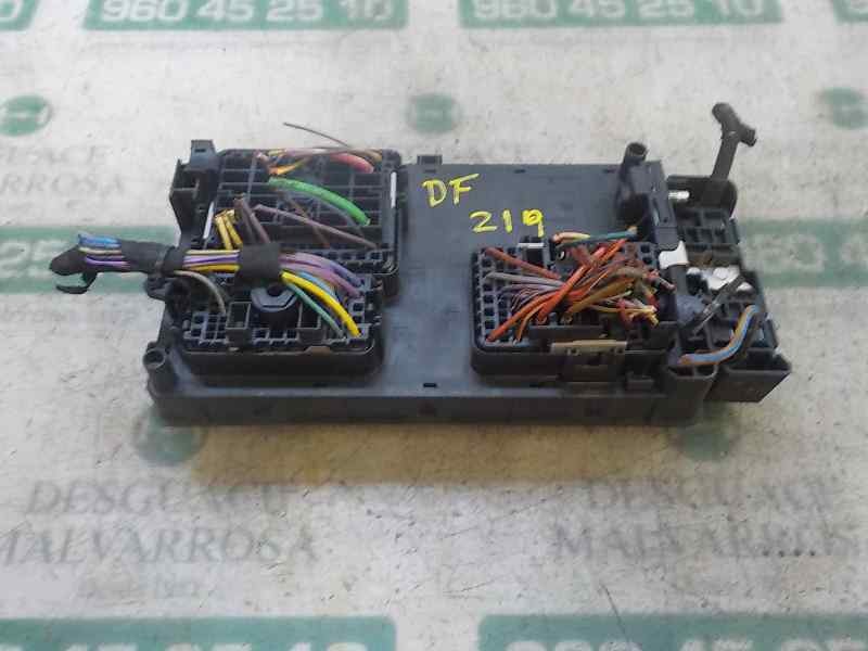 Recambio de caja reles / fusibles para opel insignia berlina 2.0 16v cdti referencia OEM IAM  1334549602SK 