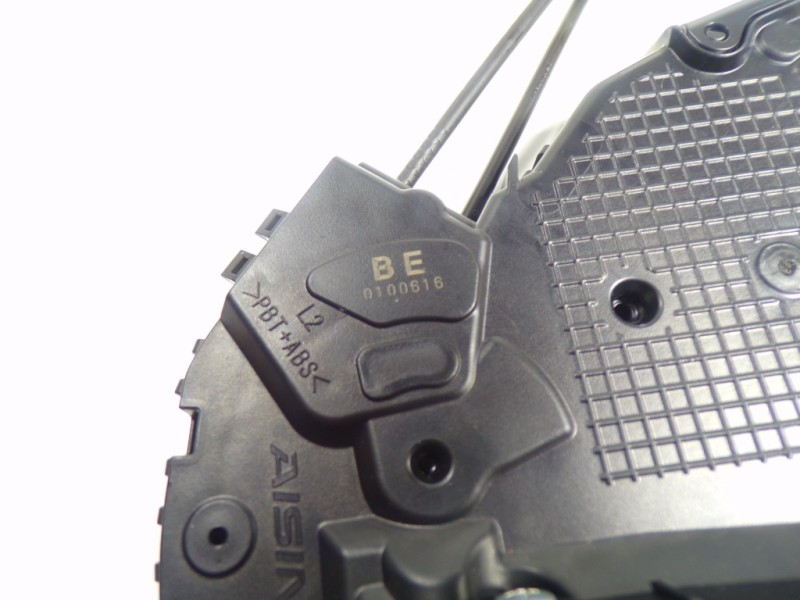 Recambio de cerradura puerta delantera izquierda para lexus ux (za10) 250h referencia OEM IAM 6904076041 BE0100616 BE0100616