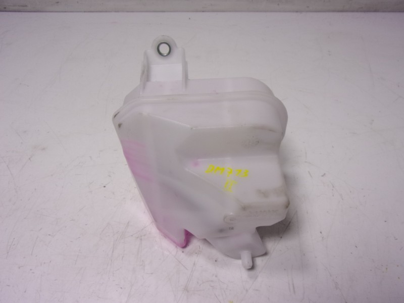 Recambio de deposito expansion para toyota corolla cross hybrid 1.8 referencia OEM IAM 1647037040  