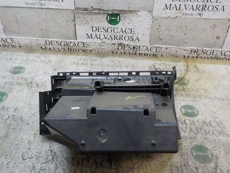 Recambio de guantera para renault clio iii 1.5 dci diesel referencia OEM IAM 8200407714  