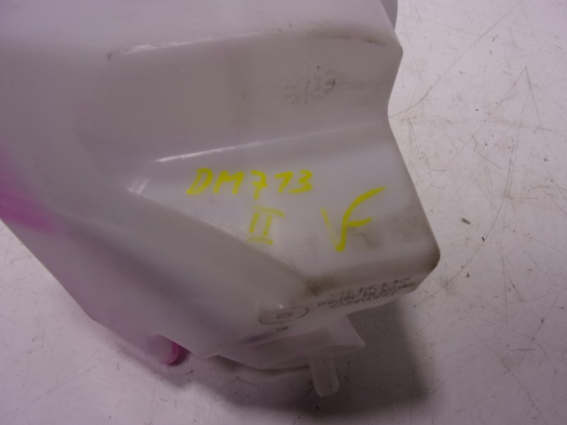 Recambio de deposito expansion para toyota corolla cross hybrid 1.8 referencia OEM IAM 1647037040  