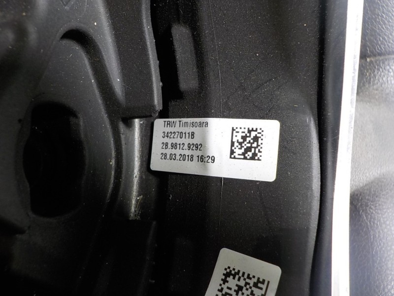 Recambio de volante para dacia sandero stepway referencia OEM IAM 484305096R 484001085R 34227003B