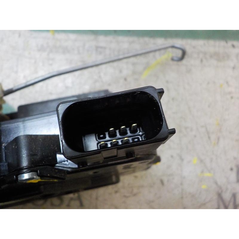 Recambio de cerradura puerta delantera derecha para opel corsa e selective referencia OEM IAM 13431840 13431840 
