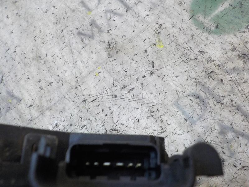 Recambio de cerradura puerta trasera derecha para renault fluence dynamique referencia OEM IAM 825020019R  