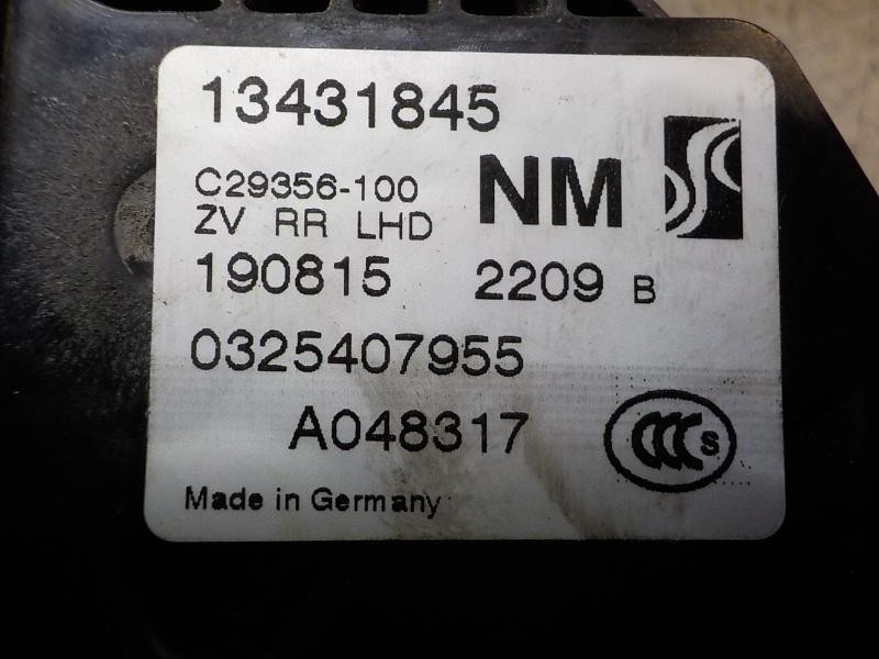 Recambio de cerradura puerta trasera derecha para opel corsa e selective referencia OEM IAM 13431845 13431845 