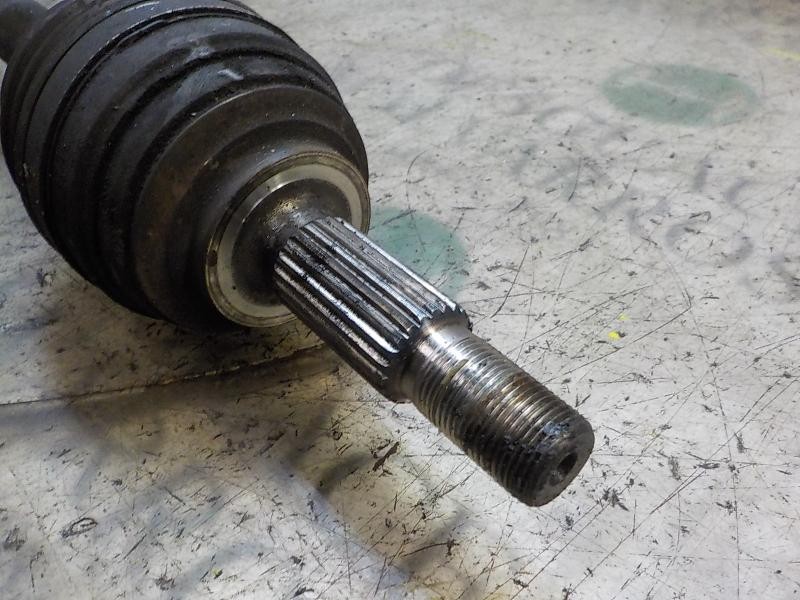 Recambio de transmision derecha para renault clio iii 1.5 dci diesel referencia OEM IAM 8200618111  