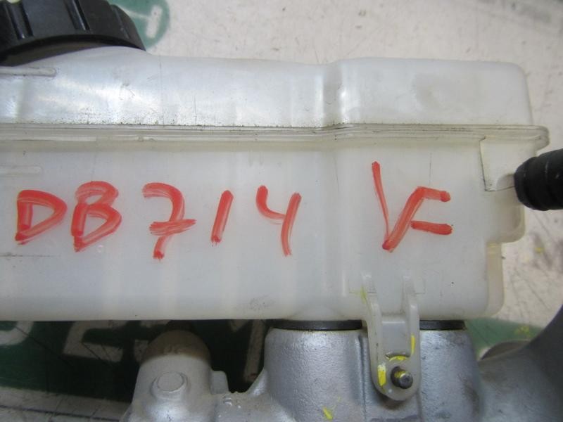 Recambio de bomba freno para dacia sandero stepway referencia OEM IAM 460111938R  