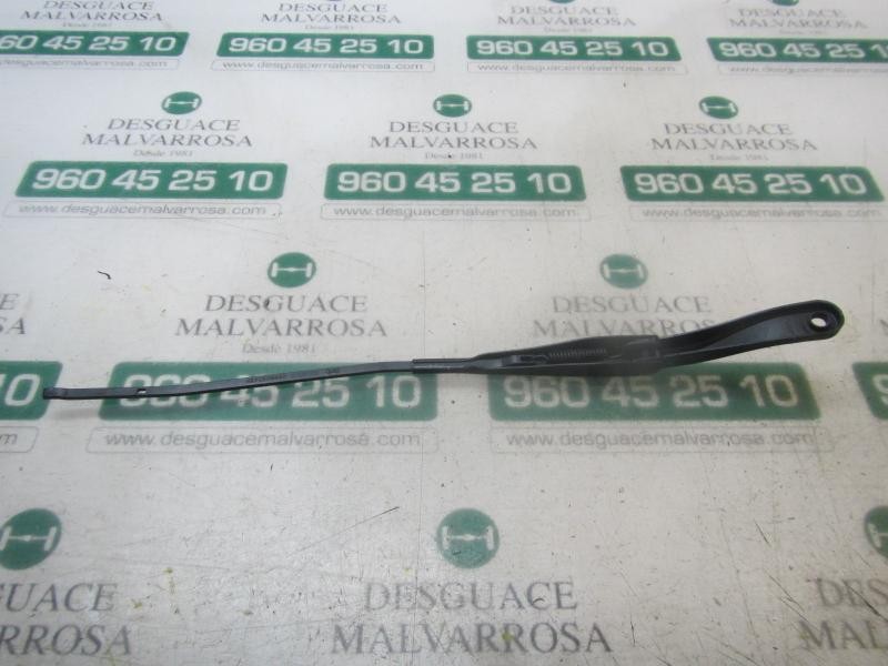 Recambio de brazo limpia delantero derecho para dacia sandero stepway referencia OEM IAM 288869727R  