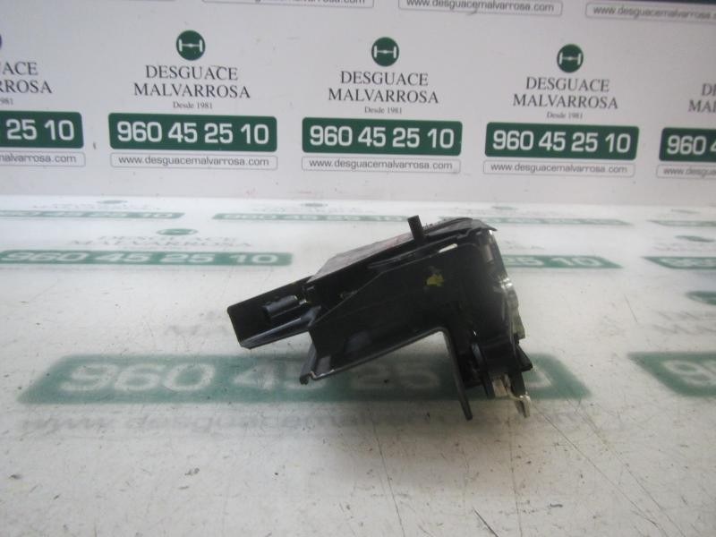 Recambio de cerradura puerta trasera derecha para dacia sandero stepway referencia OEM IAM 825022281R  