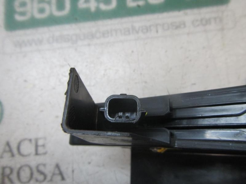 Recambio de cerradura puerta trasera derecha para dacia sandero stepway referencia OEM IAM 825022281R  