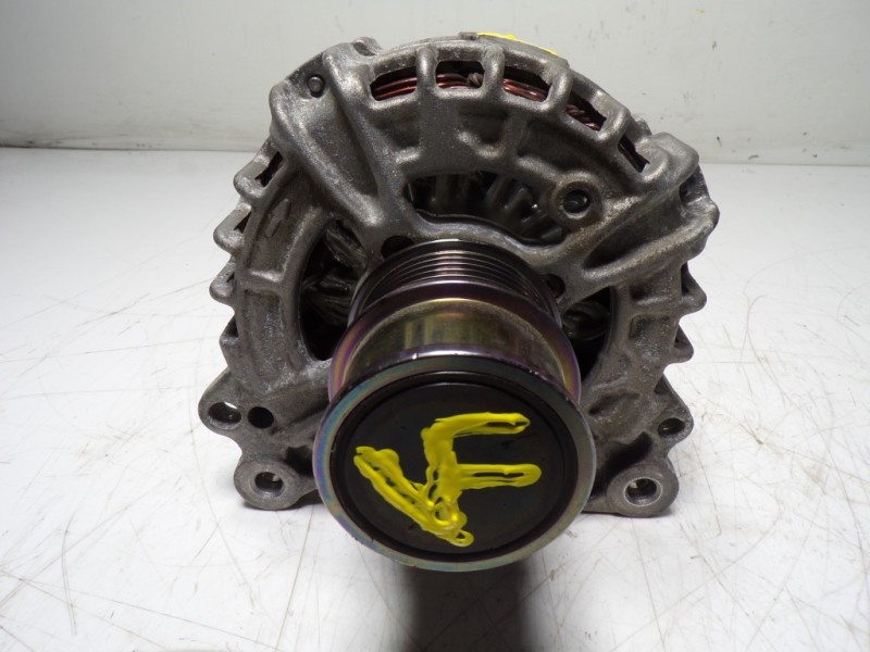 Recambio de alternador para volkswagen t-roc 1.5 16v tsi act referencia OEM IAM 04E903024S 04E903024S 