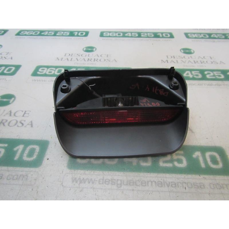 Recambio de piloto trasero central para dacia sandero stepway referencia OEM IAM 265907079R  