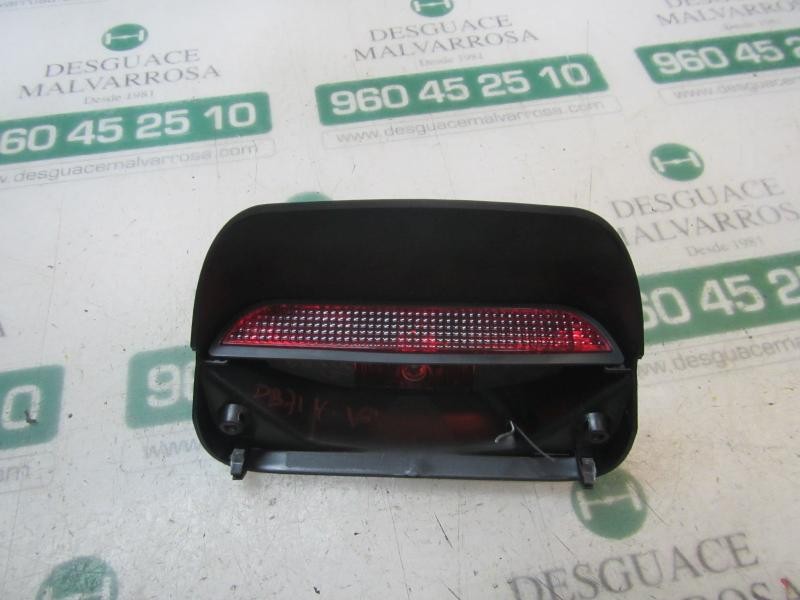 Recambio de piloto trasero central para dacia sandero stepway referencia OEM IAM 265907079R  