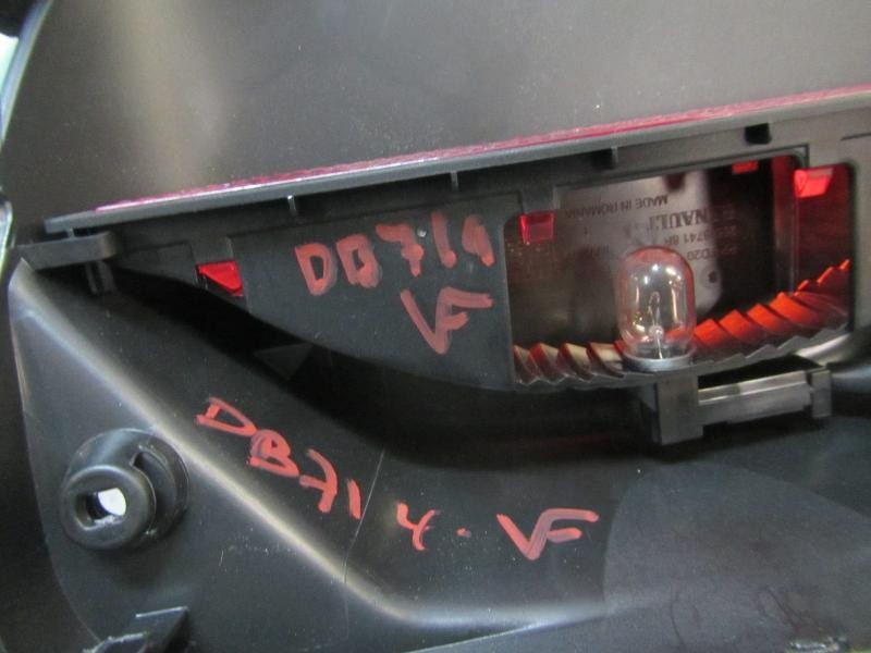 Recambio de piloto trasero central para dacia sandero stepway referencia OEM IAM 265907079R  