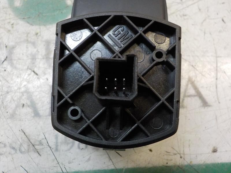 Recambio de mando elevalunas delantero derecho para opel corsa e selective referencia OEM IAM 13430018 13430018 