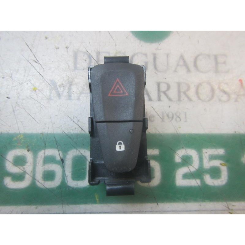 Recambio de warning para dacia sandero stepway referencia OEM IAM 252905668R  