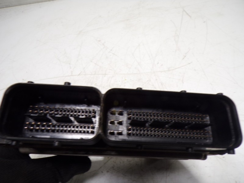 Recambio de centralita motor uce para opel insignia berlina 2.0 16v cdti referencia OEM IAM 55575349 55577619 