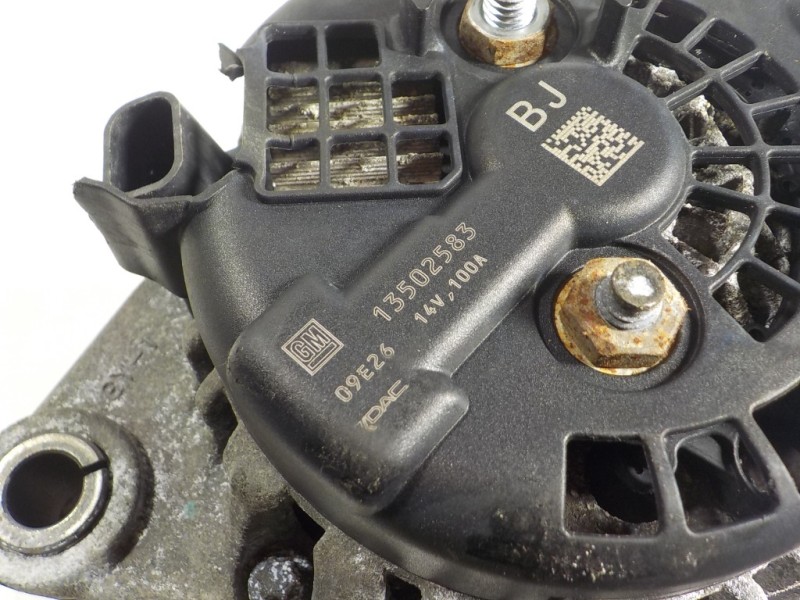 Recambio de alternador para opel insignia berlina cosmo referencia OEM IAM  13502583 