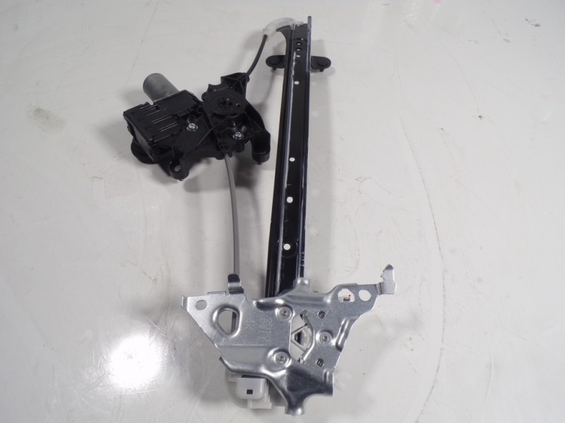Recambio de elevalunas trasero izquierdo para lexus ux (za10) 250h referencia OEM IAM 6980476010 8572076030 0620205781