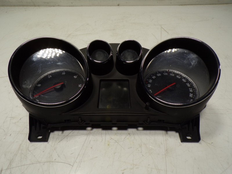 Recambio de cuadro instrumentos para opel insignia berlina 2.0 16v cdti referencia OEM IAM 22783076 22783076 