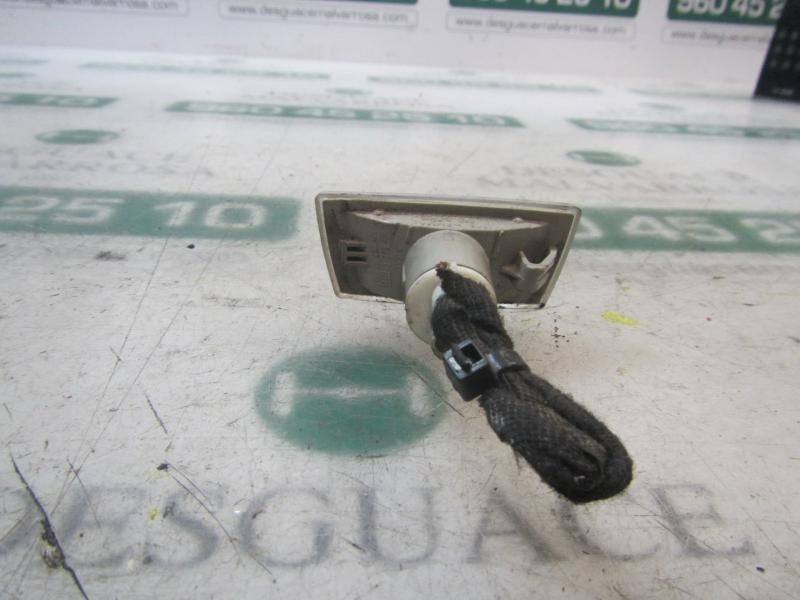 Recambio de piloto lateral derecho para opel zafira b 1.7 16v cdti referencia OEM IAM   