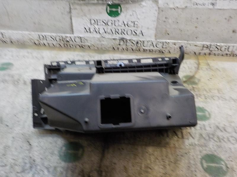 Recambio de guantera para renault clio iii 1.2 16v referencia OEM IAM   