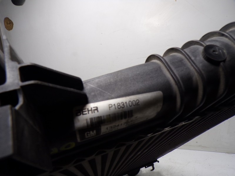 Recambio de intercooler para opel insignia berlina 2.0 16v cdti referencia OEM IAM 13241751 P1831002 