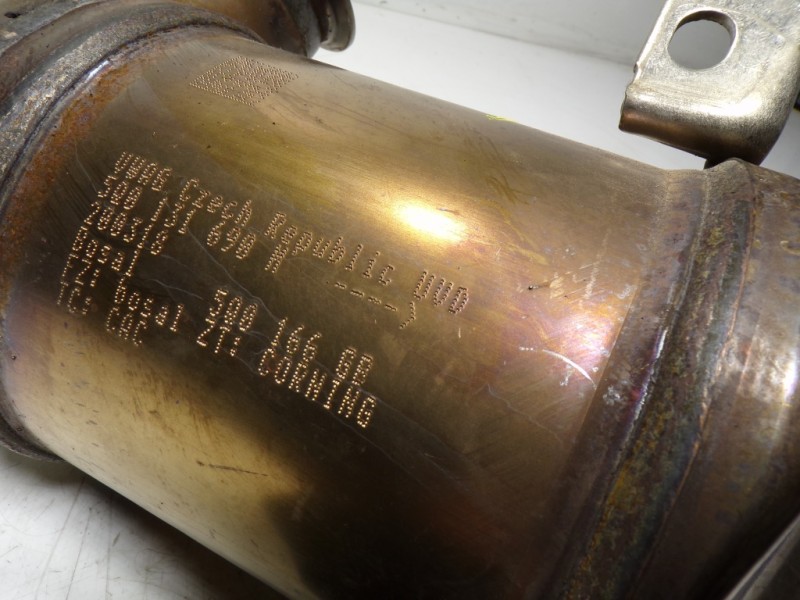 Recambio de catalizador para volkswagen t-roc 1.5 16v tsi act referencia OEM IAM 5Q0254504MX 5Q0131703BA 