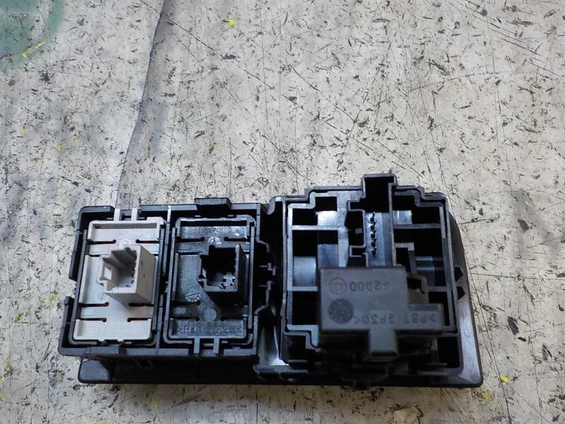 Recambio de modulo electronico para renault fluence dynamique referencia OEM IAM 251906865R  
