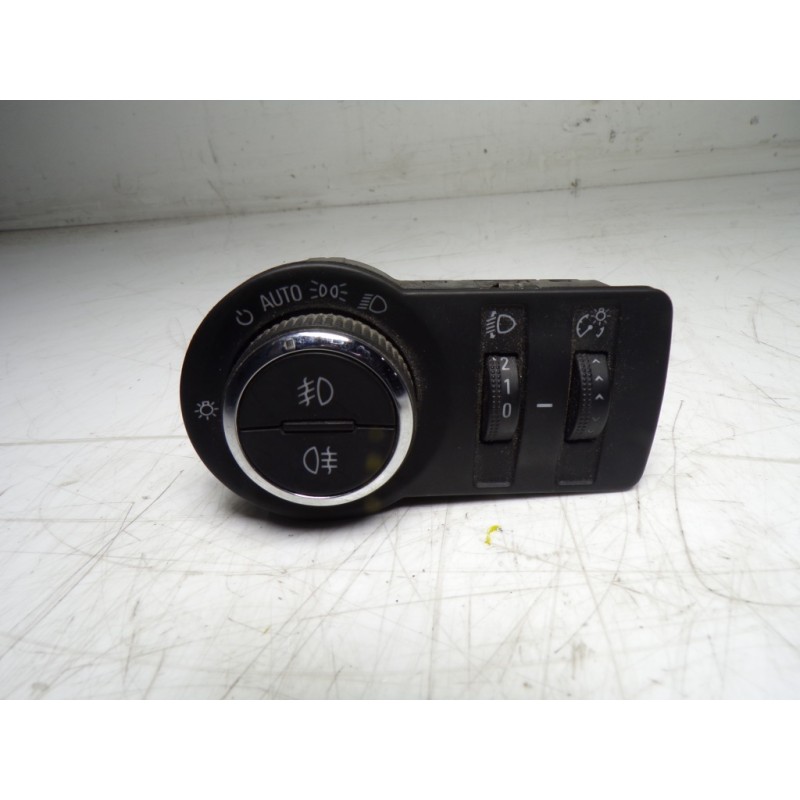 Recambio de mando luces para opel insignia berlina 2.0 16v cdti referencia OEM IAM 23197914 13268702 