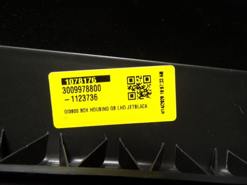 Recambio de guantera para opel insignia grand sport 1.6 cdti dpf referencia OEM IAM 39097522 39097522 