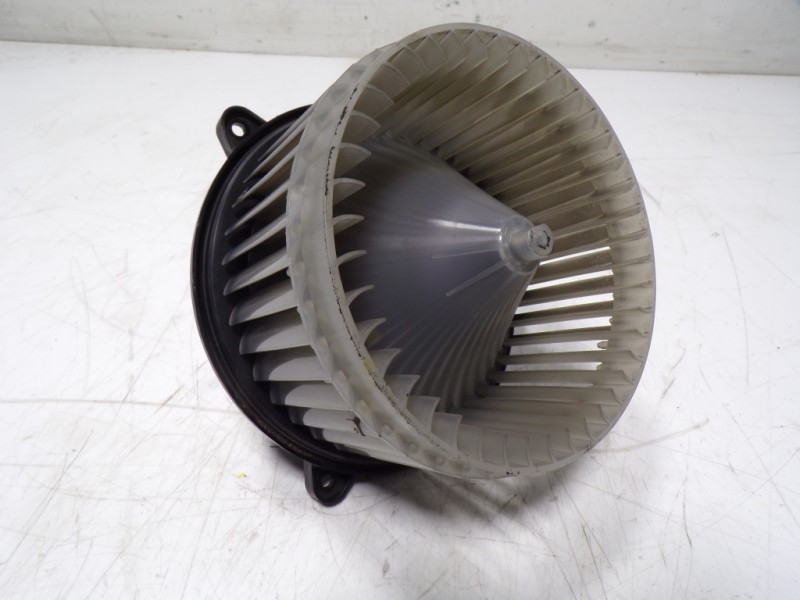 Recambio de motor calefaccion para opel insignia berlina 2.0 16v cdti referencia OEM IAM 13263279 5242673401 