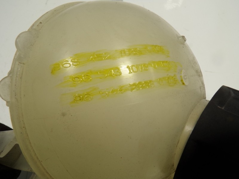 Recambio de deposito expansion para peugeot partner kombi 1.6 blue-hdi fap referencia OEM IAM 1323X6 9684527680002 