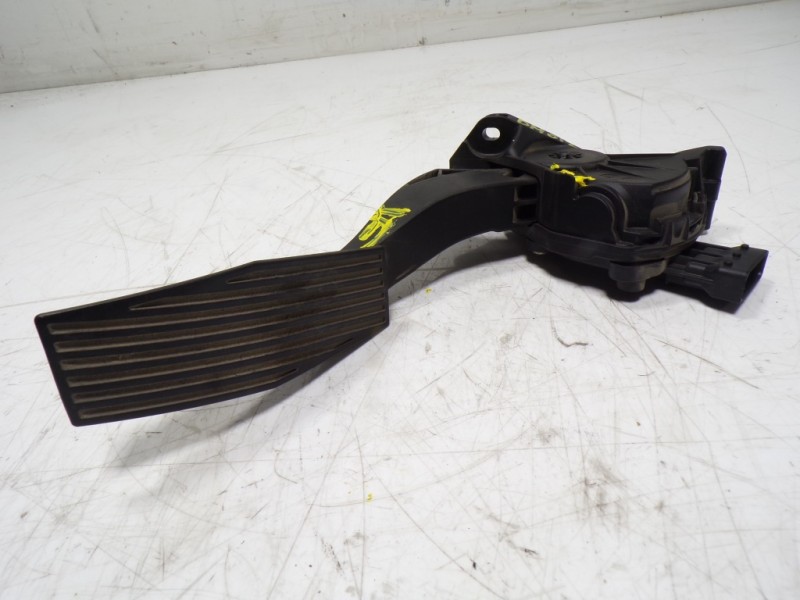 Recambio de potenciometro pedal para opel insignia berlina 2.0 16v cdti referencia OEM IAM 13237352 6PV00976500 